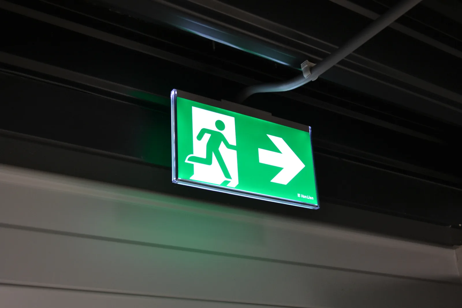 Zerbach & Company begleitet den Gesellschafter der Emergency Lighting Products Ltd. beim Verkauf der Anteile an BayTree Private Equity LLP